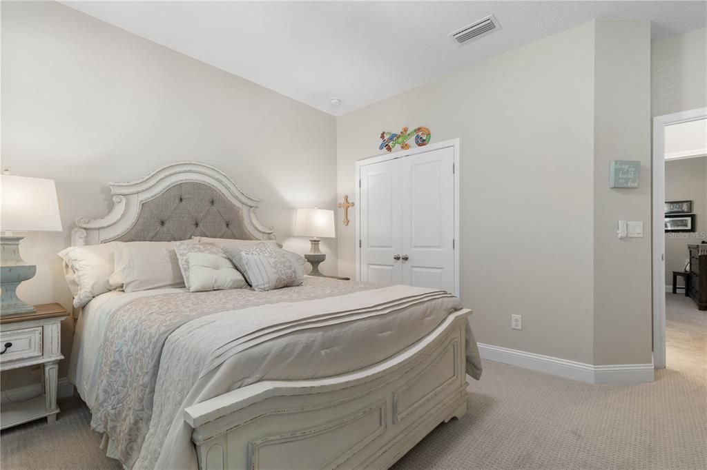 For Sale: $529,900 (4 beds, 3 baths, 2490 Square Feet)