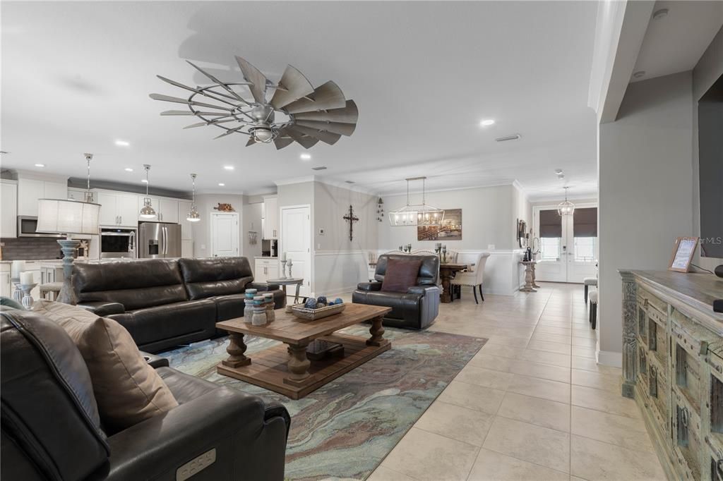 For Sale: $529,900 (4 beds, 3 baths, 2490 Square Feet)