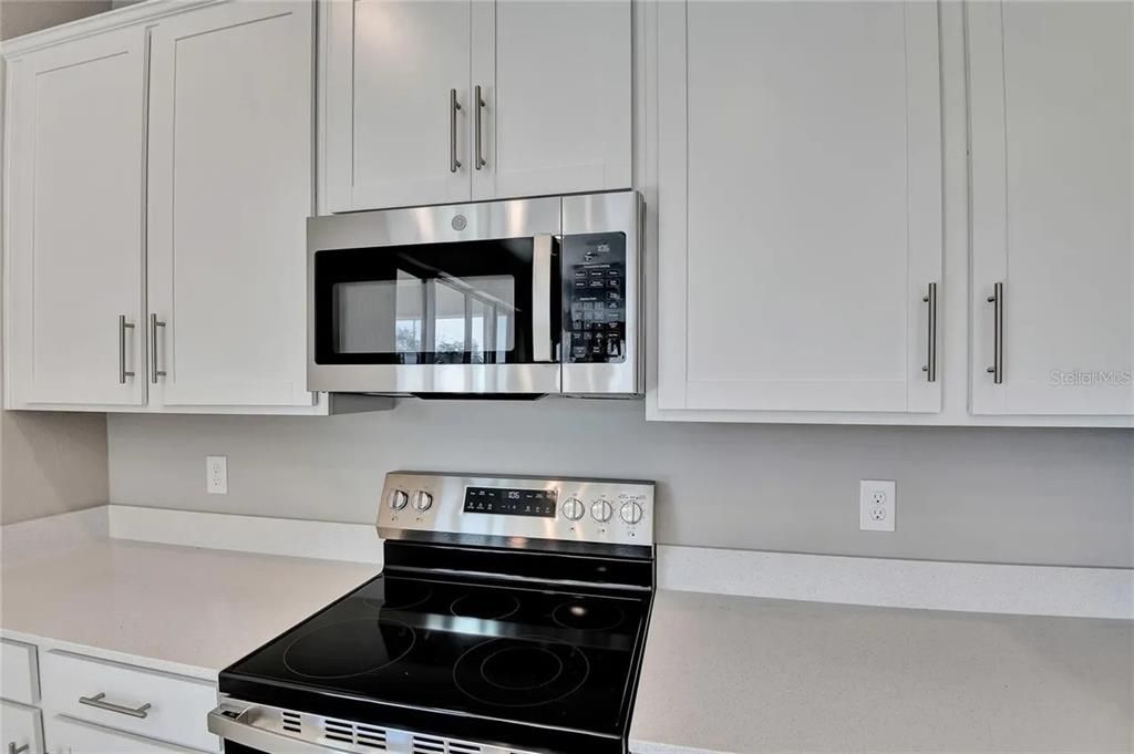For Rent: $3,175 (4 beds, 2 baths, 2300 Square Feet)