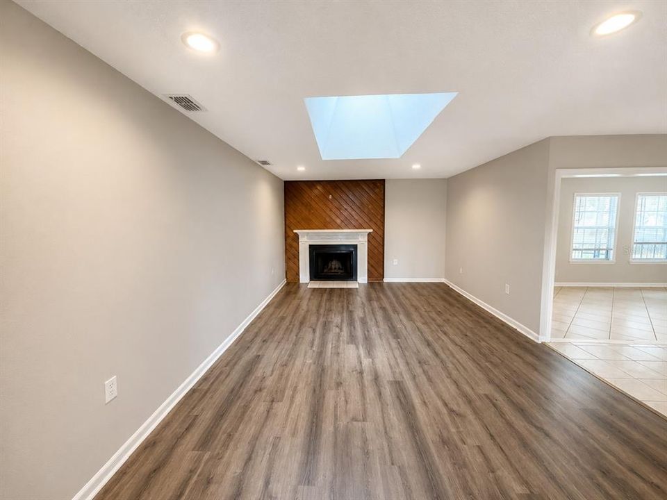 For Sale: $331,000 (3 beds, 2 baths, 1677 Square Feet)