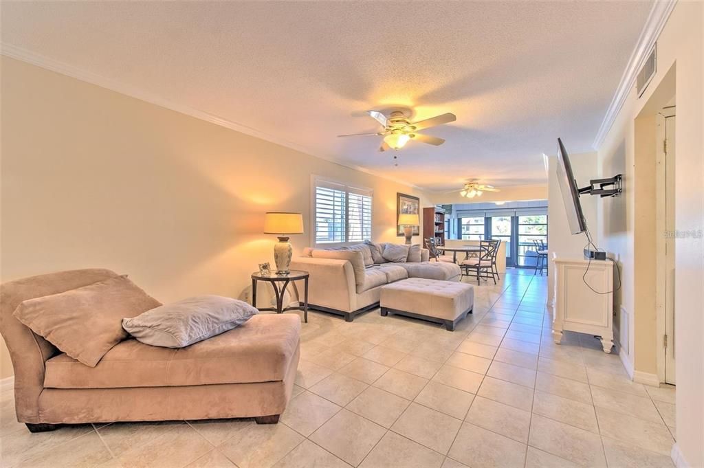 For Rent: $1,750 (2 beds, 2 baths, 1131 Square Feet)