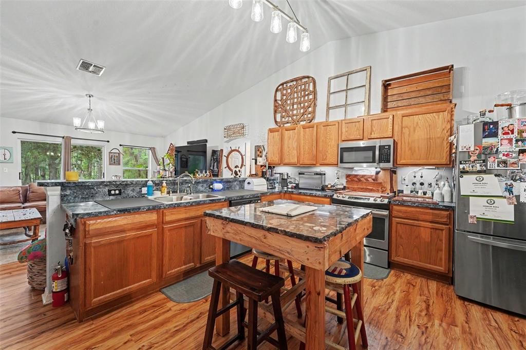 For Sale: $275,000 (3 beds, 2 baths, 1864 Square Feet)
