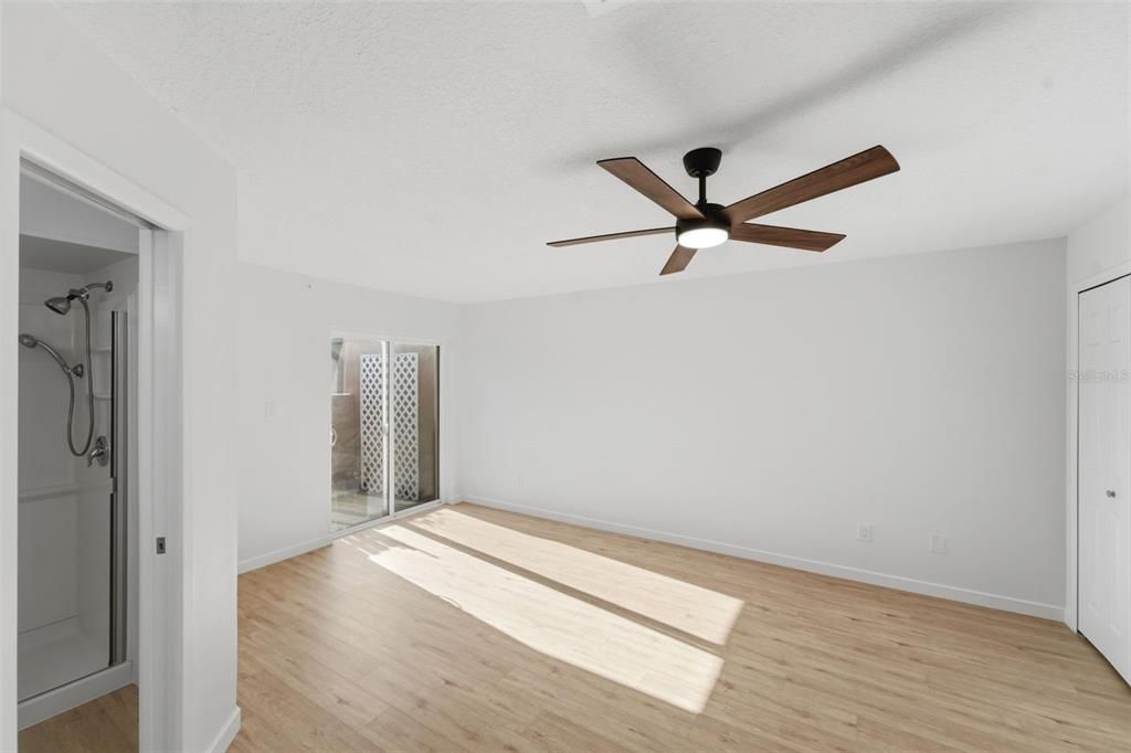 Active With Contract: $305,000 (3 beds, 2 baths, 1256 Square Feet)