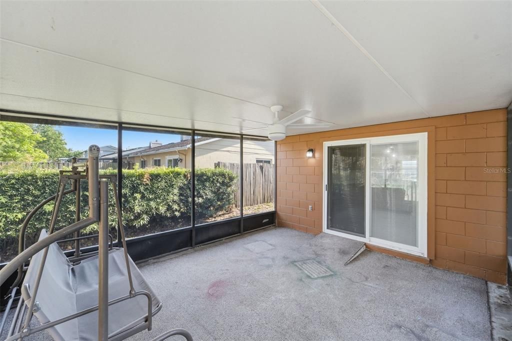 Active With Contract: $305,000 (3 beds, 2 baths, 1256 Square Feet)