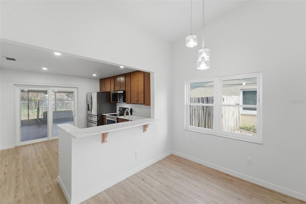 Active With Contract: $305,000 (3 beds, 2 baths, 1256 Square Feet)