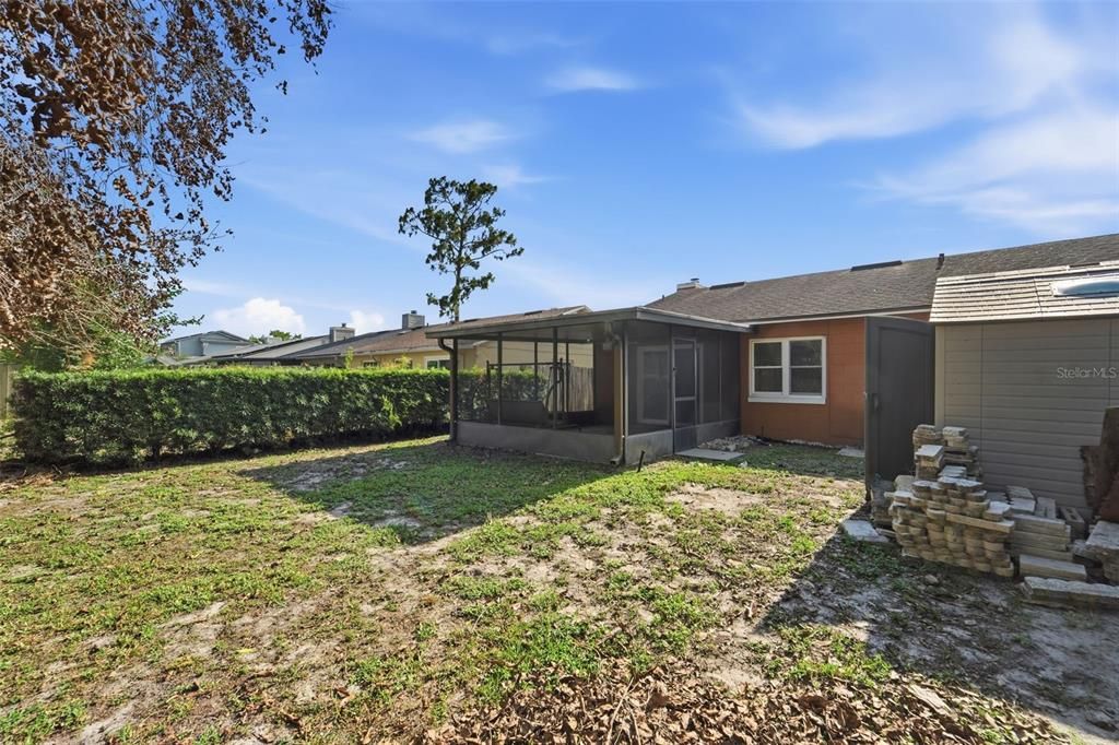 Active With Contract: $305,000 (3 beds, 2 baths, 1256 Square Feet)