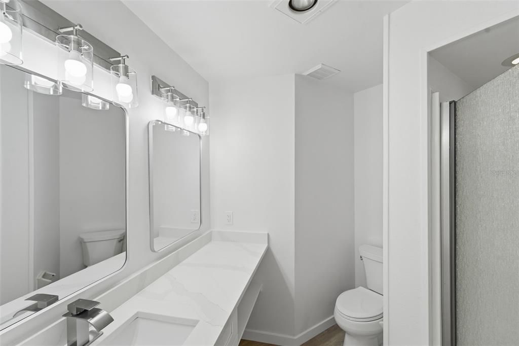 Active With Contract: $305,000 (3 beds, 2 baths, 1256 Square Feet)