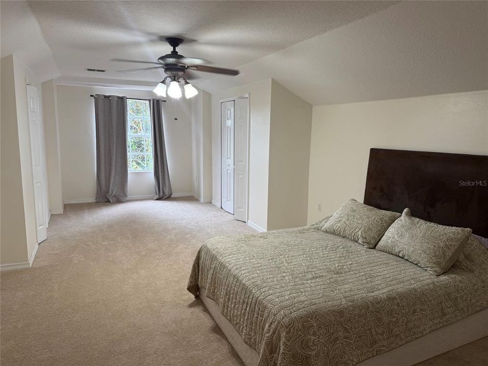 For Sale: $1,290,000 (5 beds, 3 baths, 3912 Square Feet)
