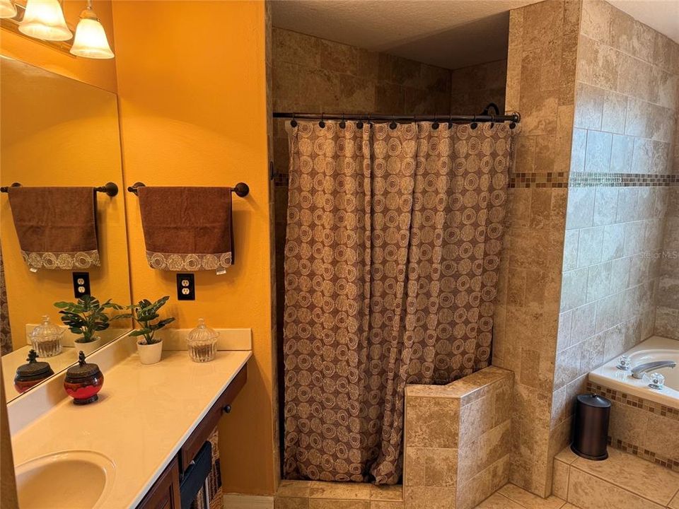 For Sale: $1,290,000 (5 beds, 3 baths, 3912 Square Feet)