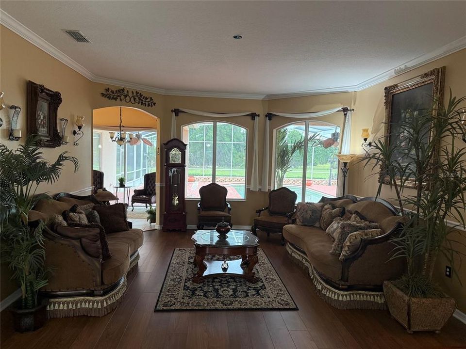 For Sale: $1,290,000 (5 beds, 3 baths, 3912 Square Feet)
