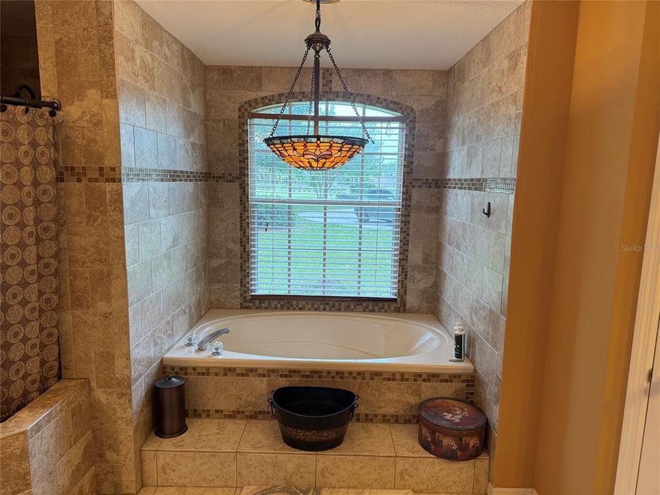 For Sale: $1,290,000 (5 beds, 3 baths, 3912 Square Feet)