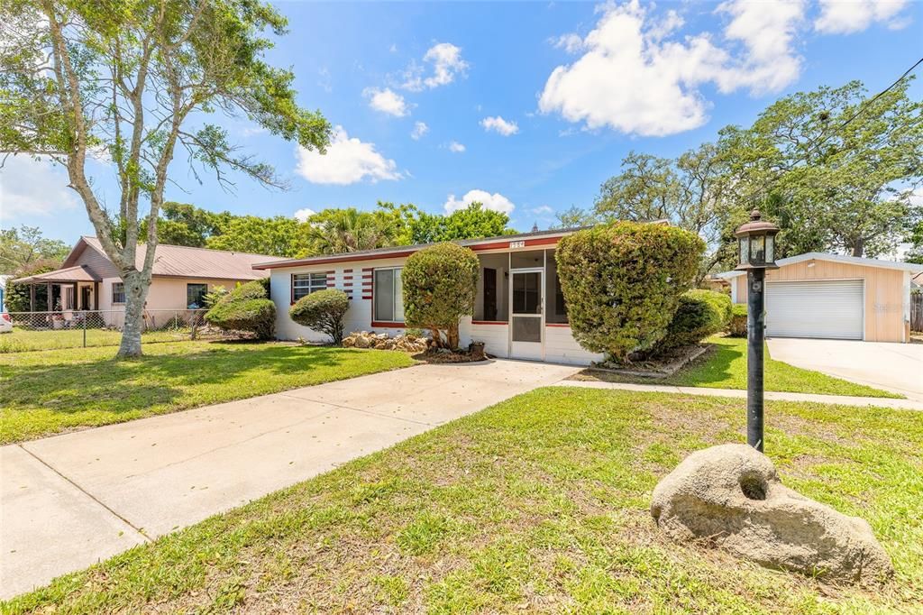 For Sale: $249,900 (3 beds, 1 baths, 924 Square Feet)