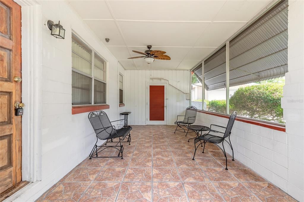 For Sale: $249,900 (3 beds, 1 baths, 924 Square Feet)