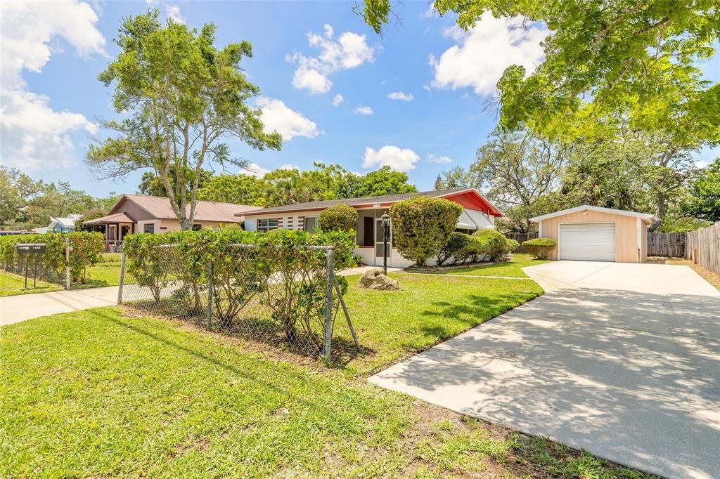 For Sale: $249,900 (3 beds, 1 baths, 924 Square Feet)