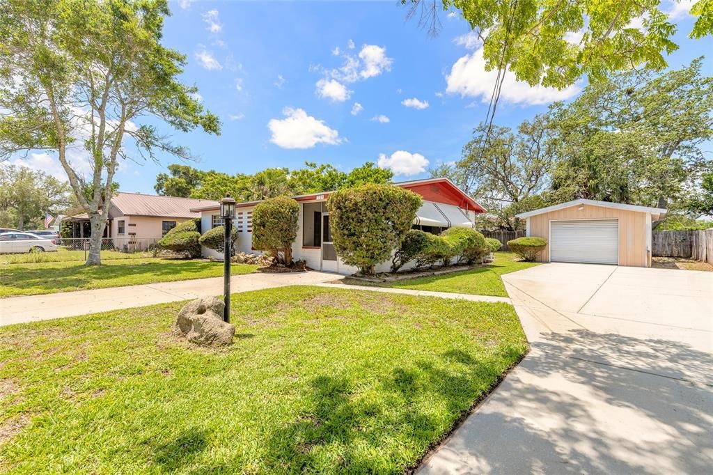 For Sale: $249,900 (3 beds, 1 baths, 924 Square Feet)