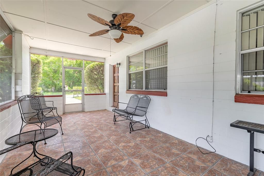 For Sale: $249,900 (3 beds, 1 baths, 924 Square Feet)