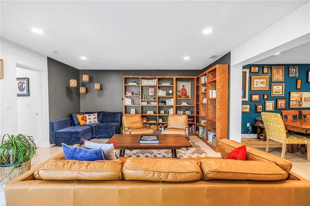 Activo con contrato: $550,000 (3 camas, 2 baños, 1922 Pies cuadrados)