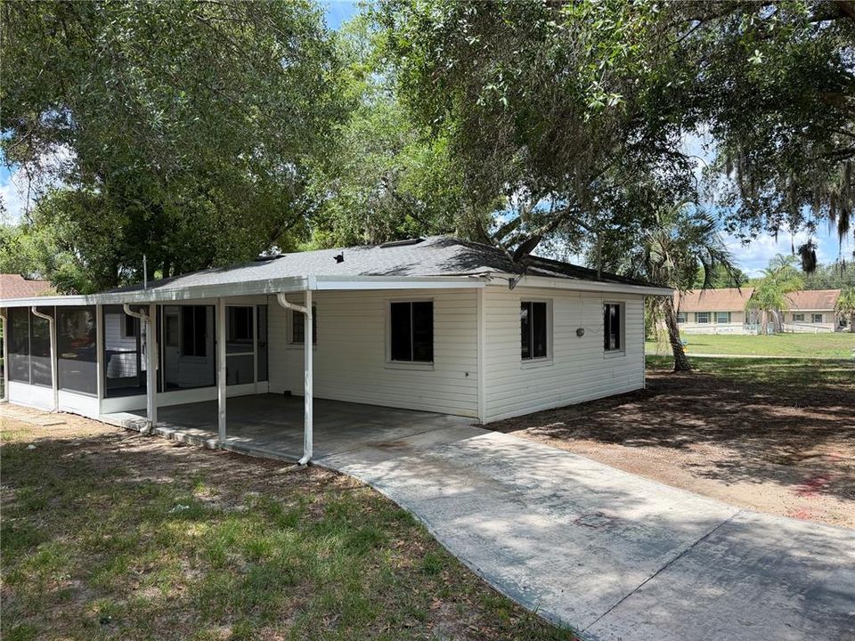 For Sale: $350,000 (2 beds, 1 baths, 1184 Square Feet)