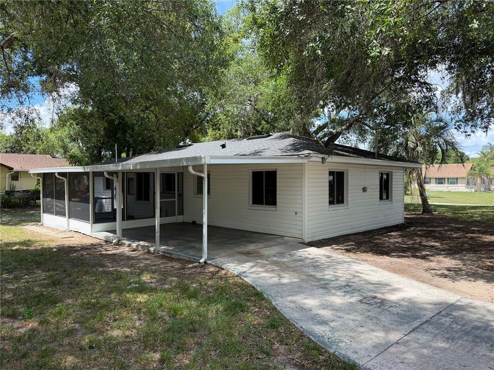 For Sale: $350,000 (2 beds, 1 baths, 1184 Square Feet)