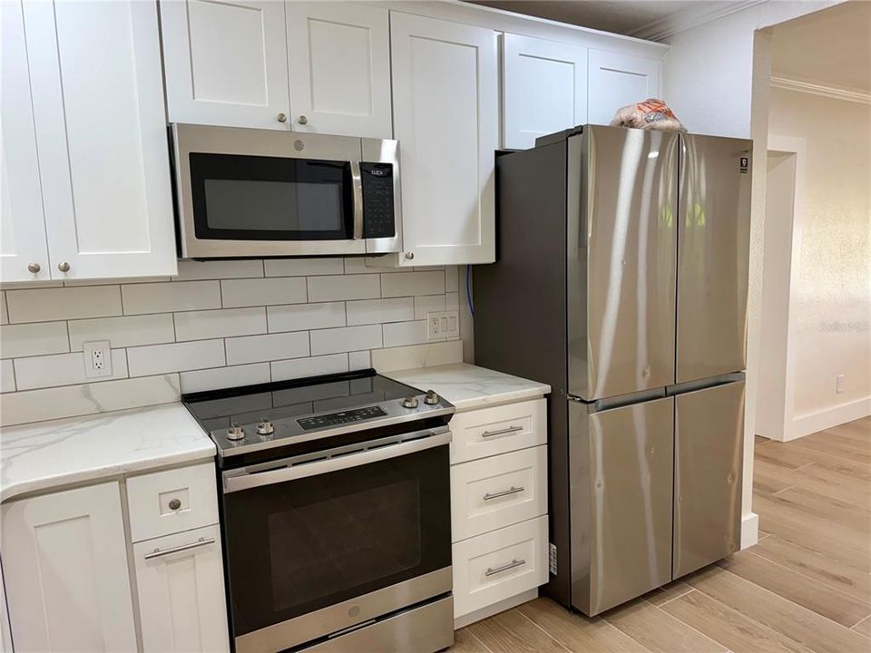 For Sale: $350,000 (2 beds, 1 baths, 1184 Square Feet)