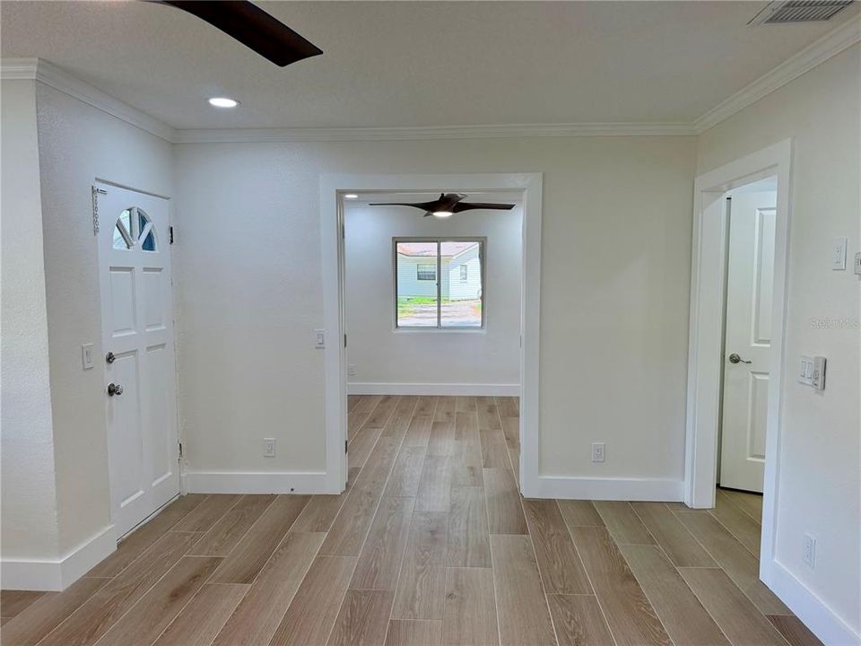 For Sale: $350,000 (2 beds, 1 baths, 1184 Square Feet)
