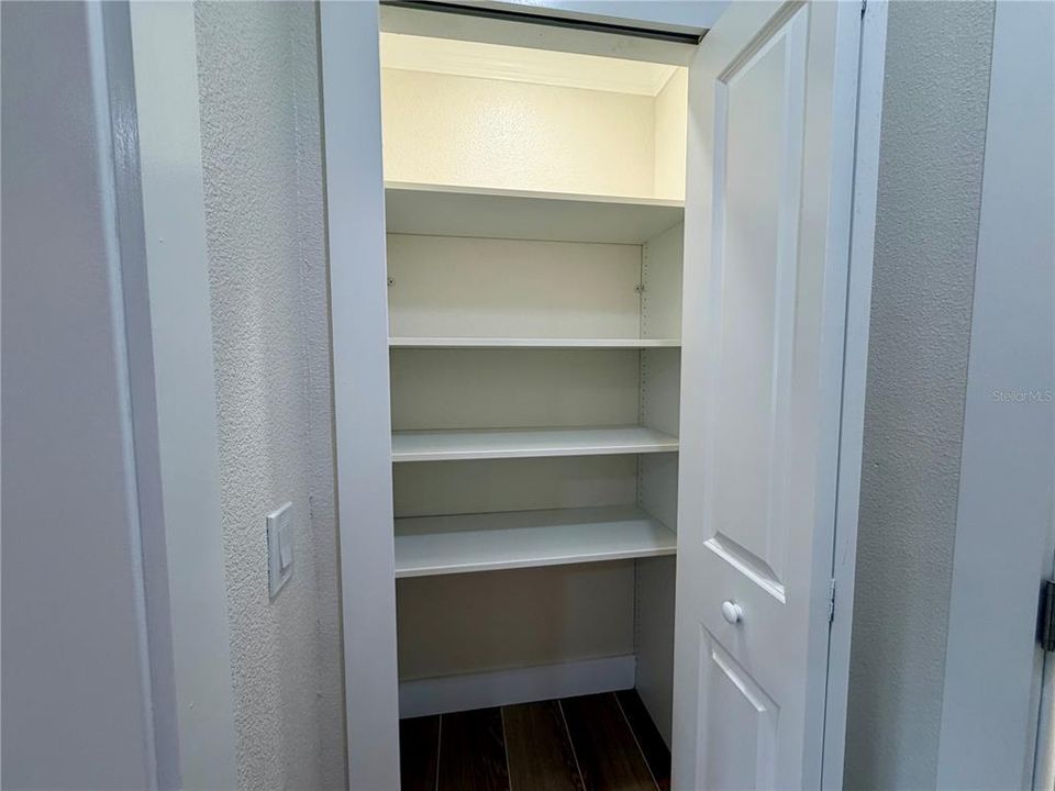 For Sale: $350,000 (2 beds, 1 baths, 1184 Square Feet)