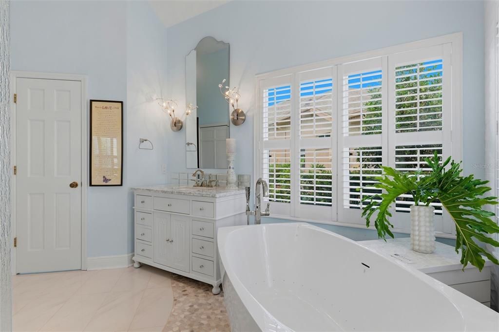For Sale: $760,000 (3 beds, 2 baths, 2743 Square Feet)
