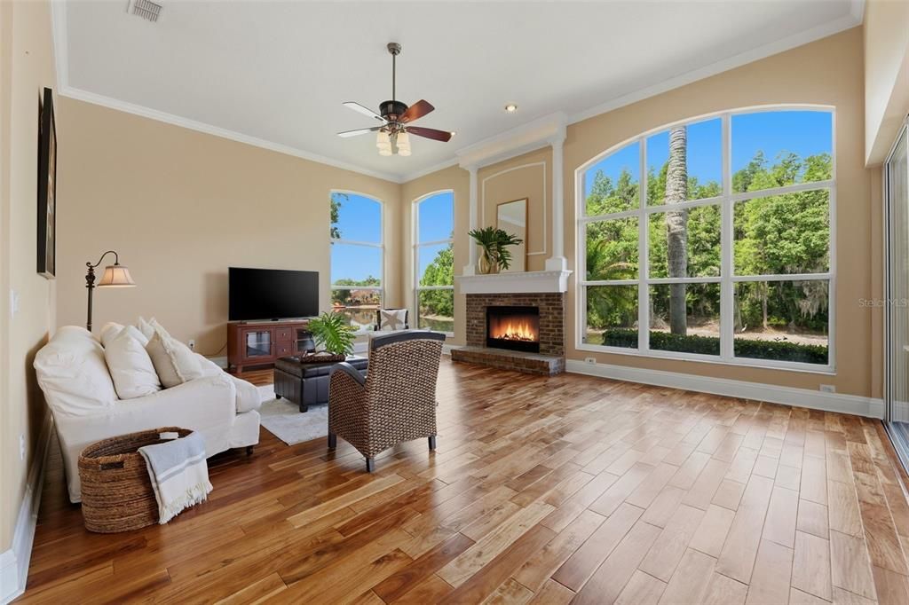 For Sale: $760,000 (3 beds, 2 baths, 2743 Square Feet)