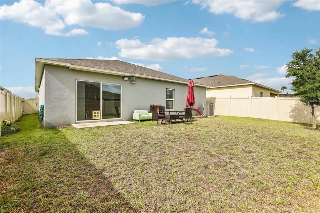 En Venta: $350,000 (4 camas, 2 baños, 1952 Pies cuadrados)