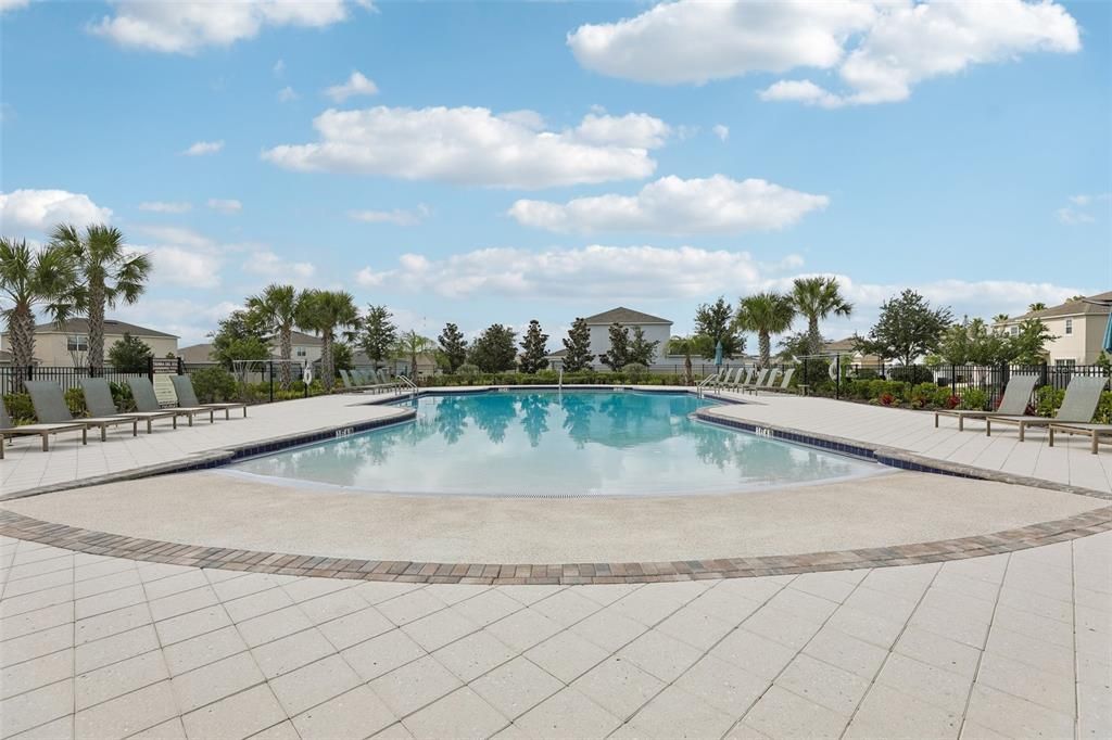 En Venta: $350,000 (4 camas, 2 baños, 1952 Pies cuadrados)