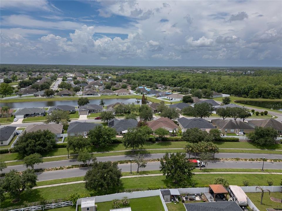 En Venta: $449,000 (4 camas, 2 baños, 2026 Pies cuadrados)