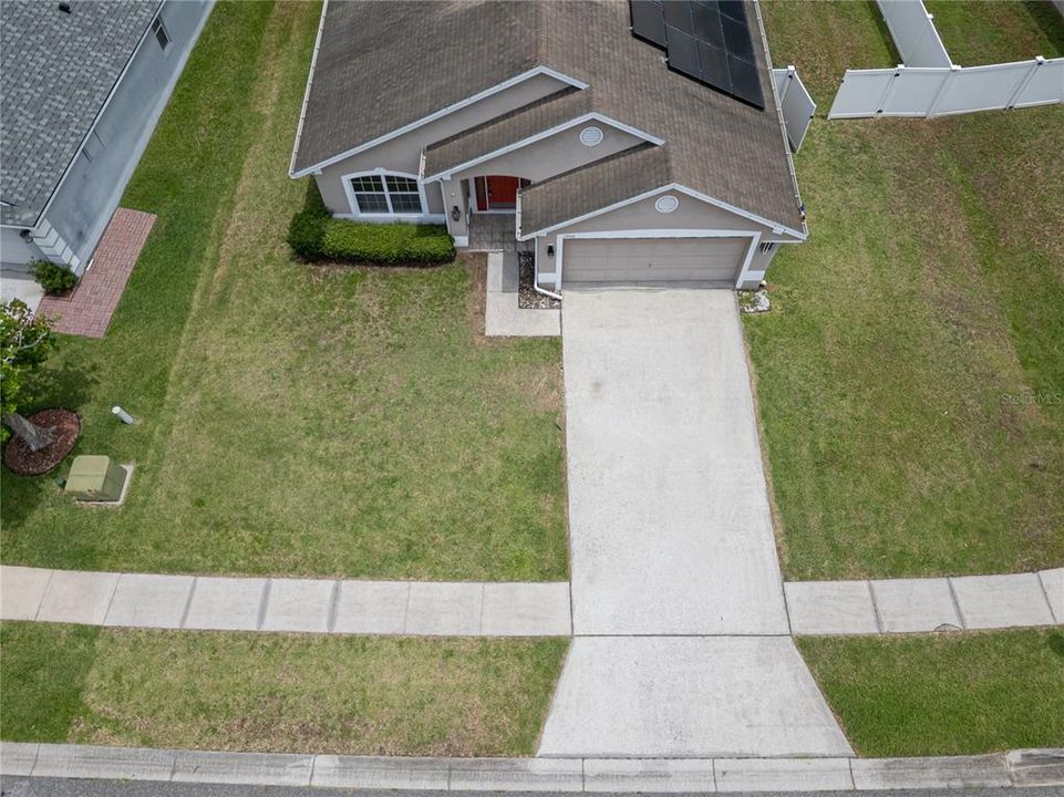 En Venta: $449,000 (4 camas, 2 baños, 2026 Pies cuadrados)