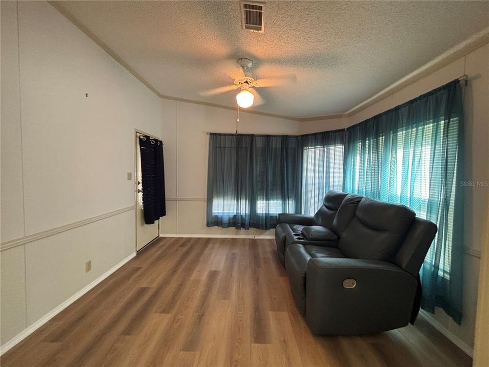 En Venta: $143,000 (2 camas, 2 baños, 944 Pies cuadrados)
