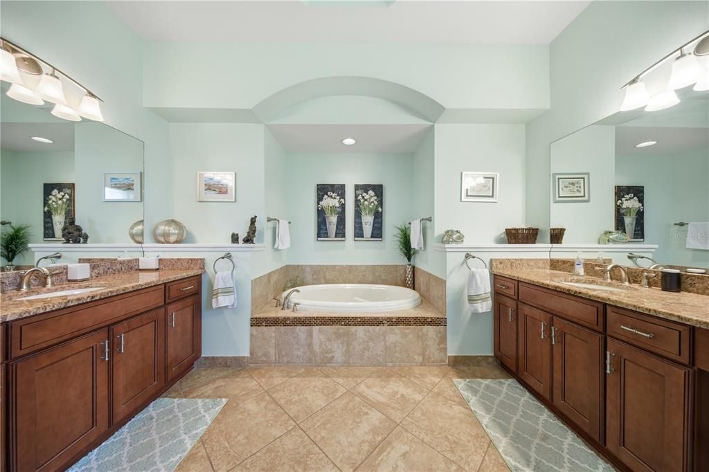 For Sale: $429,950 (3 beds, 2 baths, 2049 Square Feet)