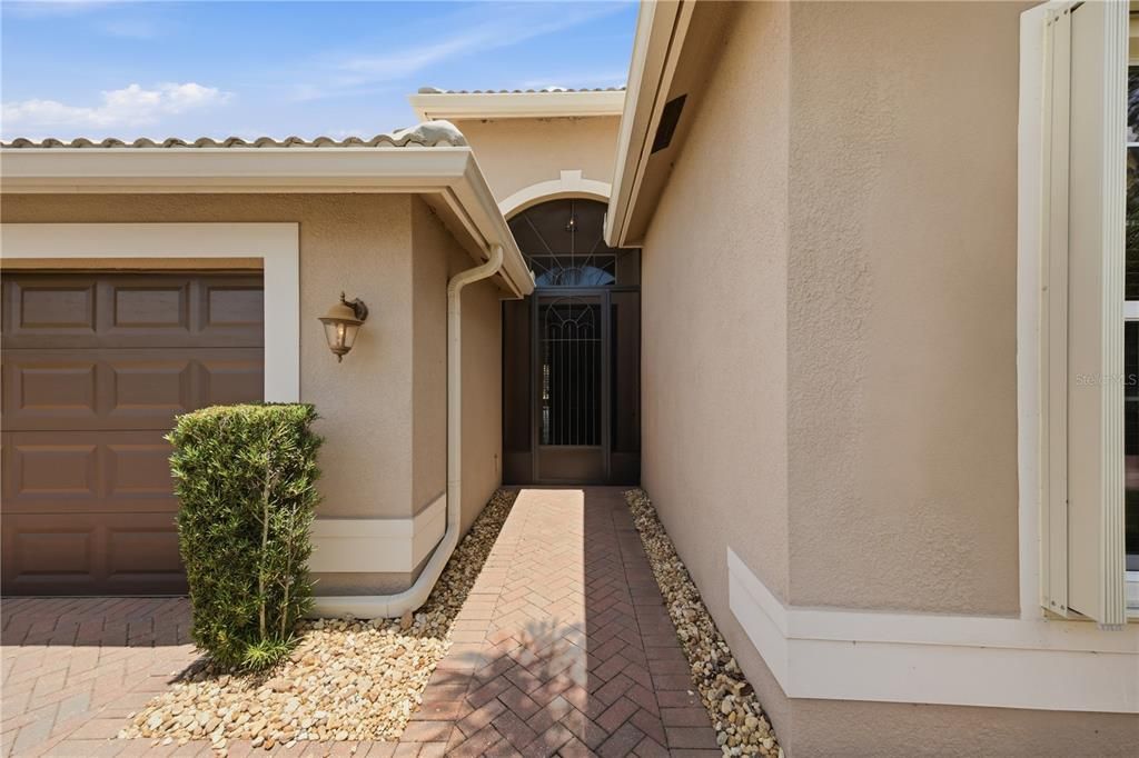 For Sale: $429,950 (3 beds, 2 baths, 2049 Square Feet)