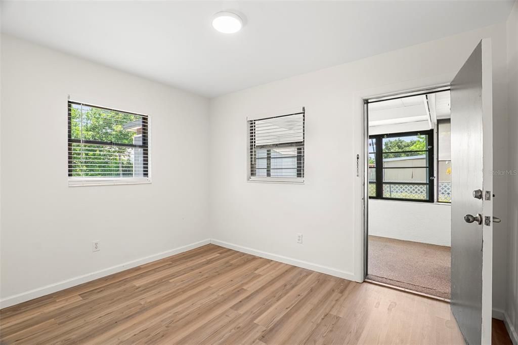 For Sale: $260,000 (3 beds, 1 baths, 900 Square Feet)