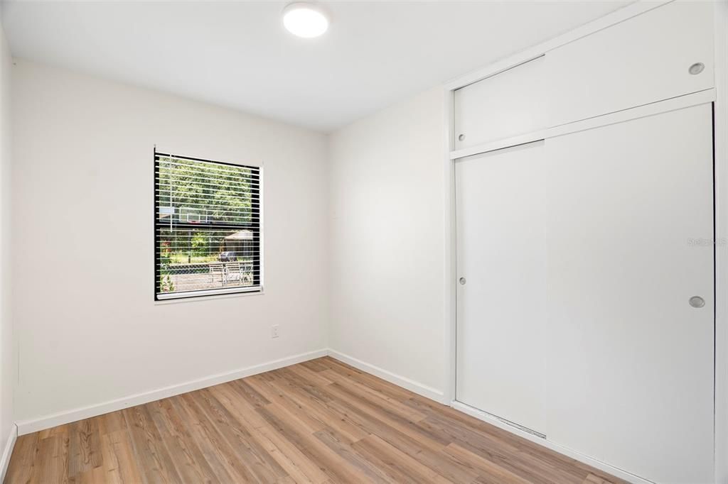 For Sale: $260,000 (3 beds, 1 baths, 900 Square Feet)