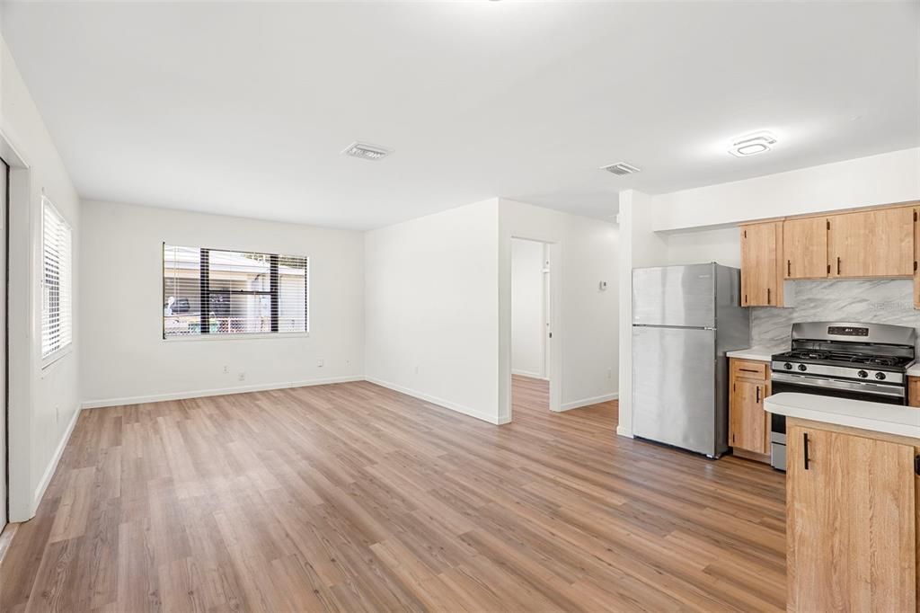 For Sale: $260,000 (3 beds, 1 baths, 900 Square Feet)