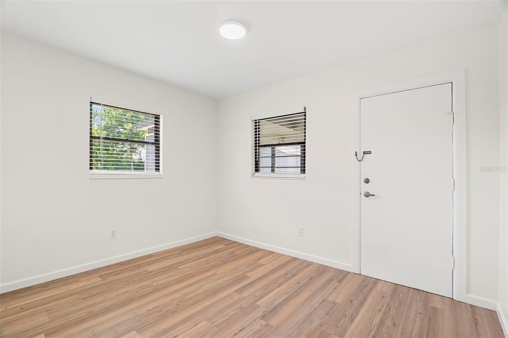 For Sale: $260,000 (3 beds, 1 baths, 900 Square Feet)