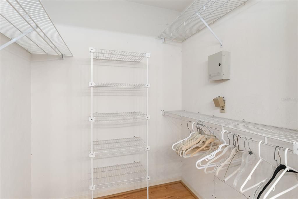 Active With Contract: $219,000 (2 beds, 2 baths, 1420 Square Feet)