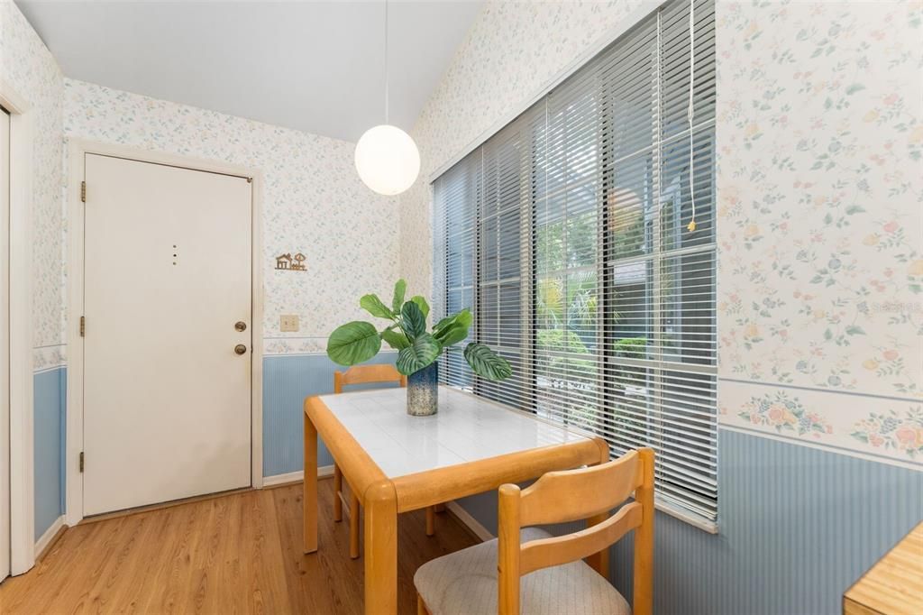 Active With Contract: $219,000 (2 beds, 2 baths, 1420 Square Feet)
