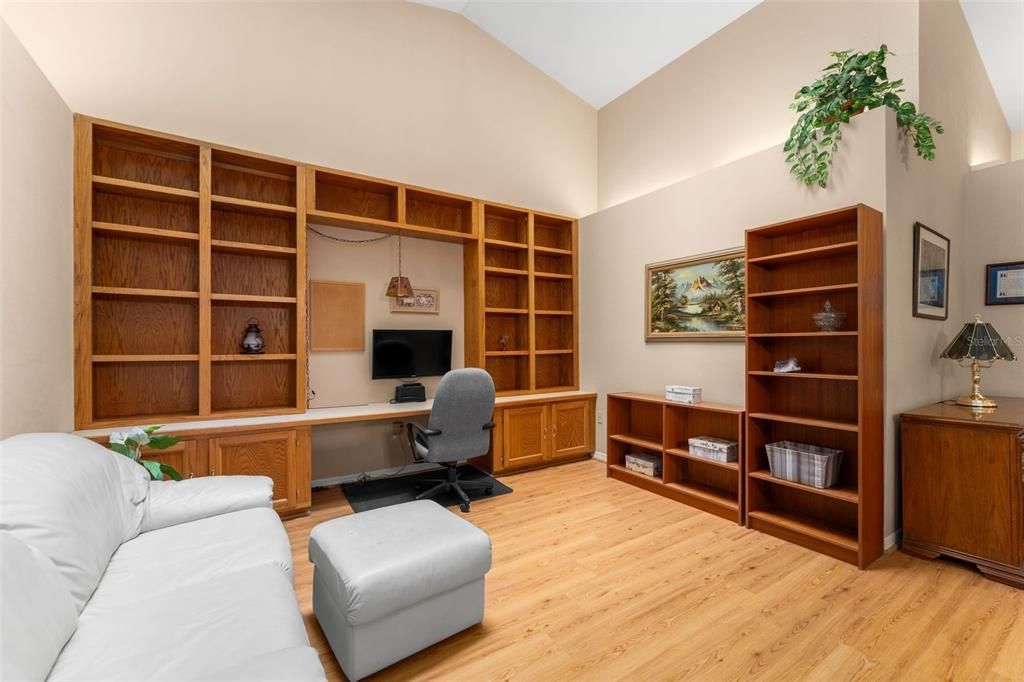 Active With Contract: $219,000 (2 beds, 2 baths, 1420 Square Feet)