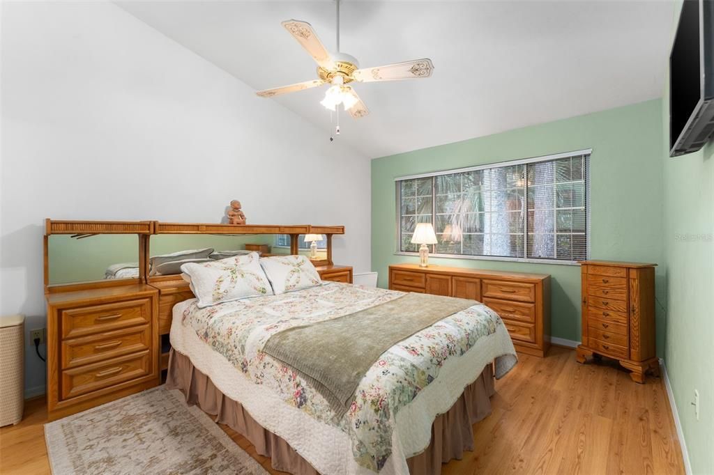 Active With Contract: $219,000 (2 beds, 2 baths, 1420 Square Feet)