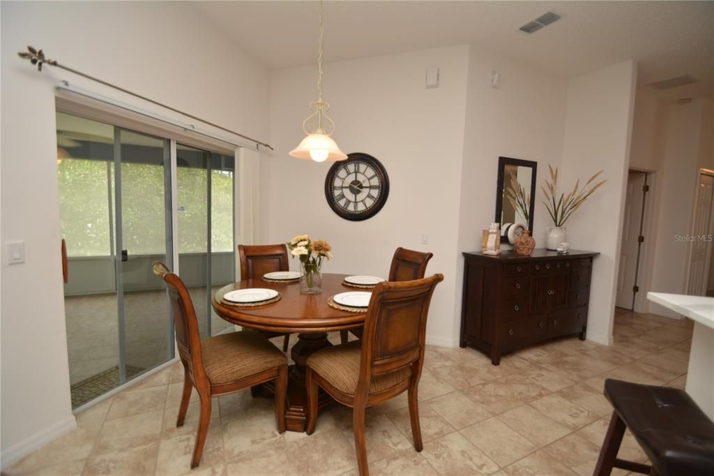 For Rent: $2,300 (3 beds, 2 baths, 1928 Square Feet)