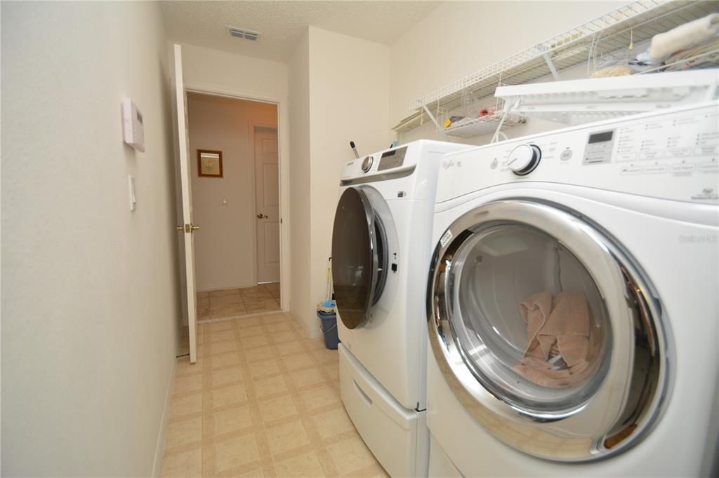 For Rent: $2,300 (3 beds, 2 baths, 1928 Square Feet)
