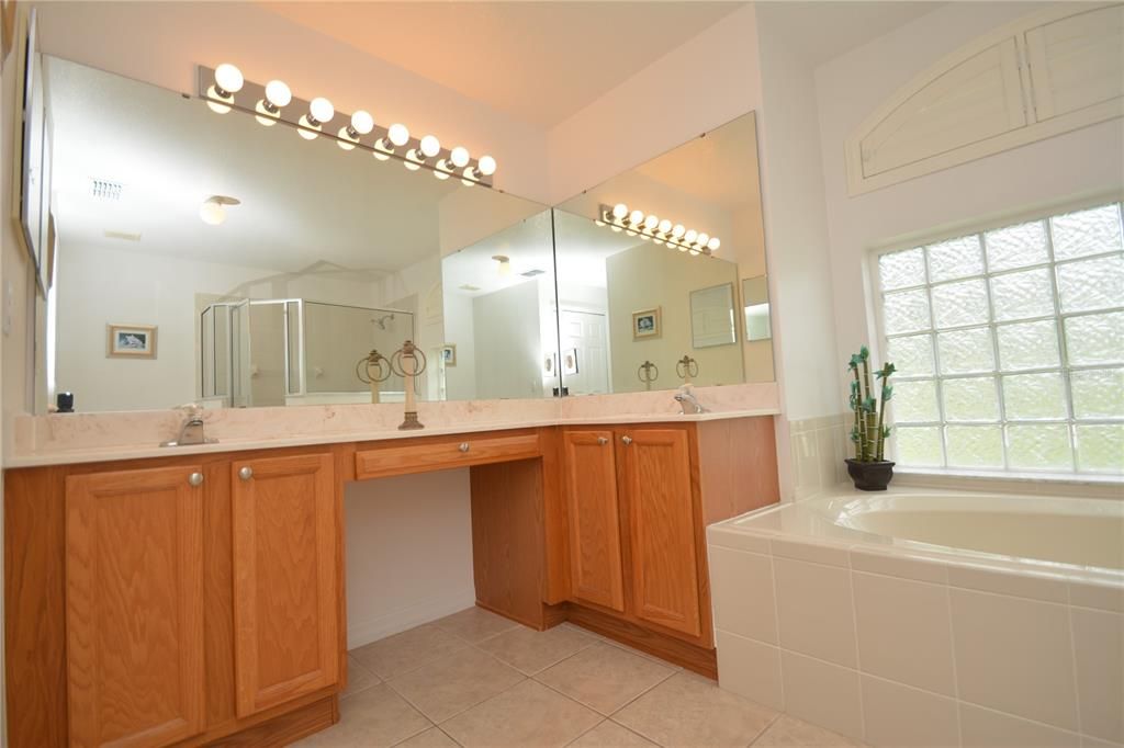 For Rent: $2,300 (3 beds, 2 baths, 1928 Square Feet)