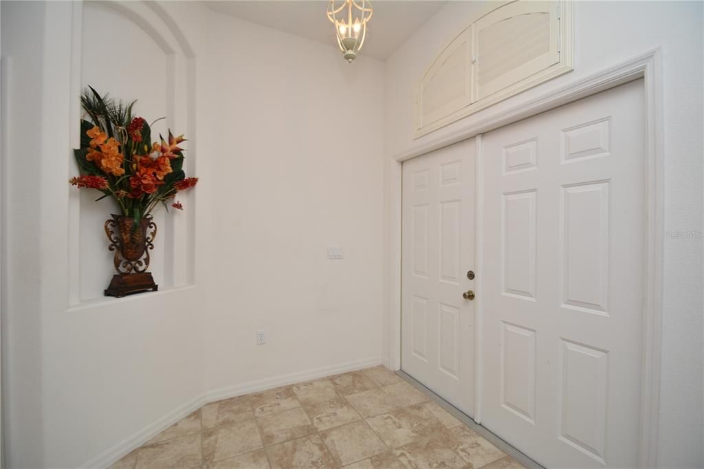 For Rent: $2,300 (3 beds, 2 baths, 1928 Square Feet)