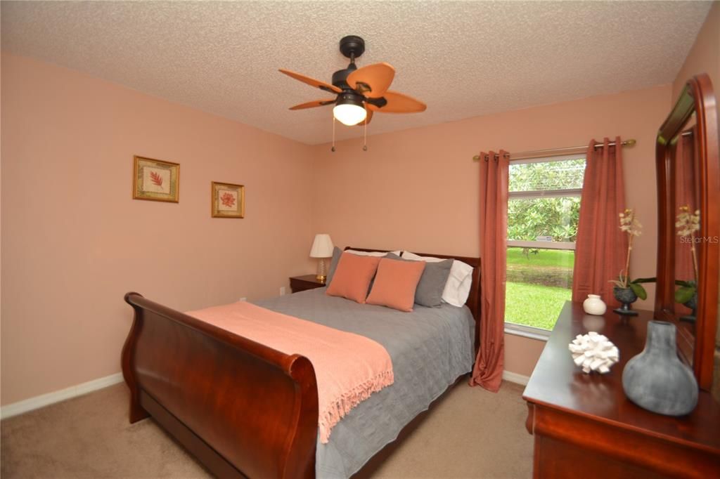 For Rent: $2,300 (3 beds, 2 baths, 1928 Square Feet)