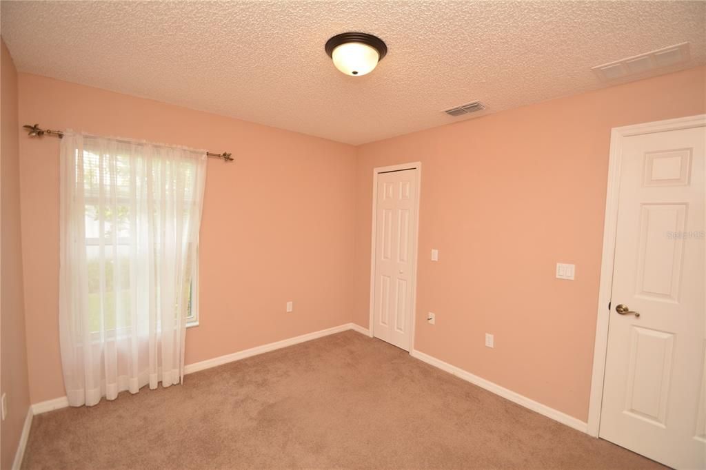 For Rent: $2,300 (3 beds, 2 baths, 1928 Square Feet)