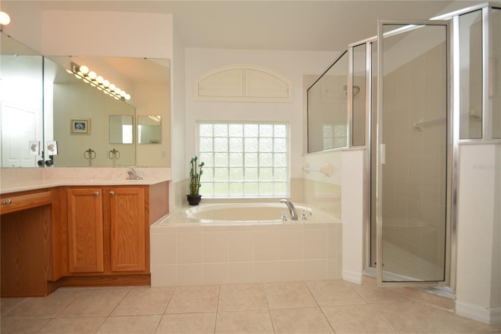 For Rent: $2,300 (3 beds, 2 baths, 1928 Square Feet)